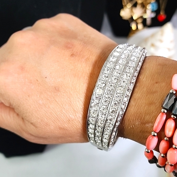 Statement Silver with CZ Hinge / Clamper Bracelet New - Picture 3 of 8